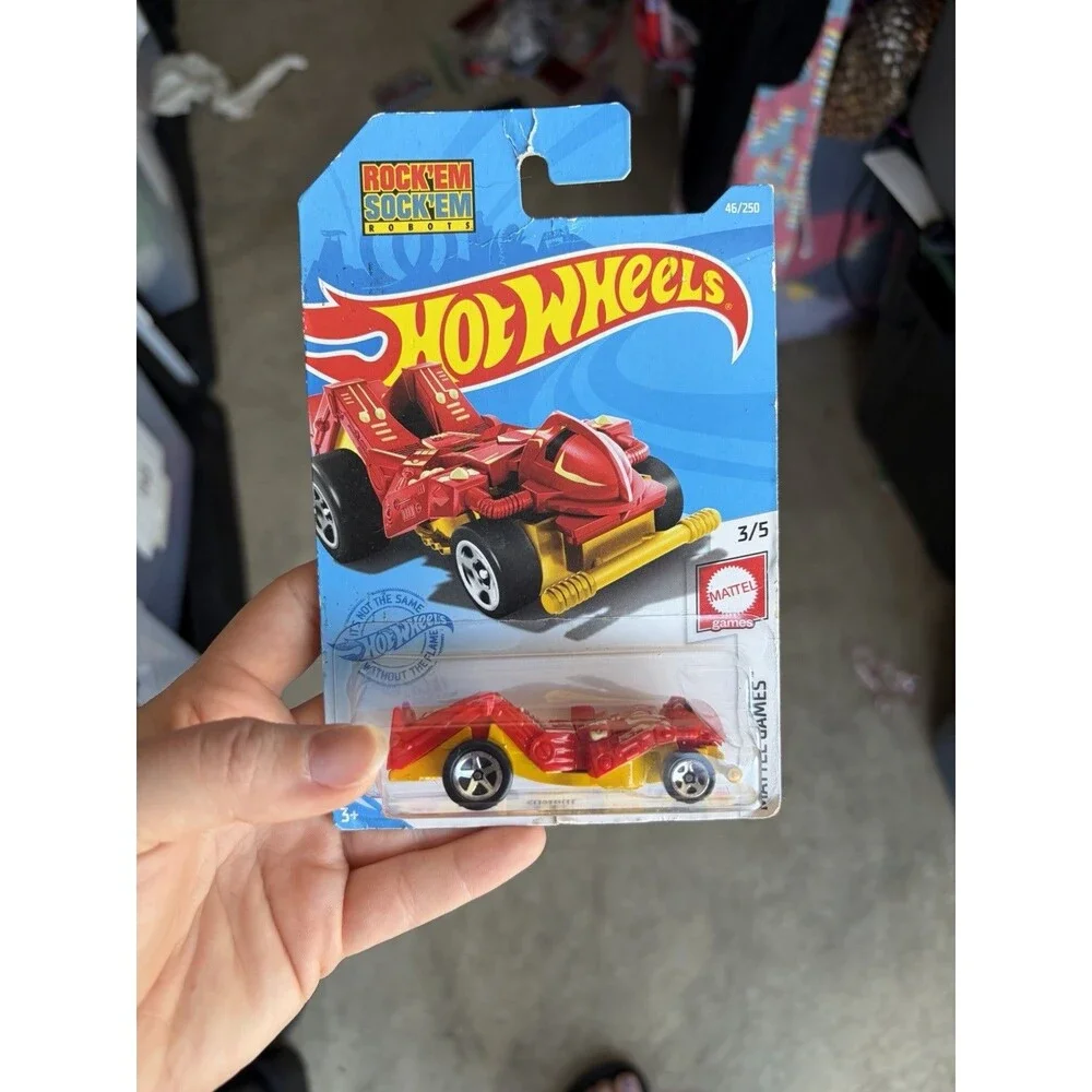 HOT WHEELS TREASURE HUNT 2018 ZOMBOT ROBOT